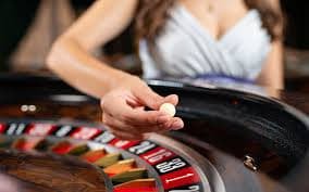 Detailed view of Midas Fortune symbols and paytable for Bangladesh users